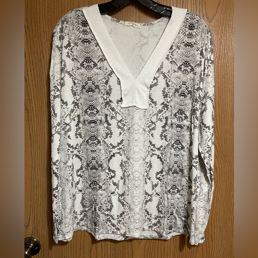 Snake Print Top with V-Neck and Long Sleeves